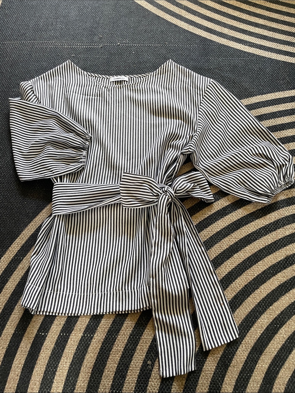 Hawalili Tie-Waist Blouse